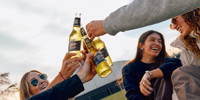 Brindis con amigos en Los Pastos